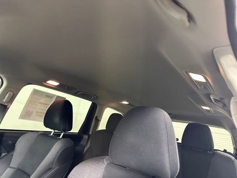 Used 2022 Subaru Ascent Premium w/ Convenience Package image 12