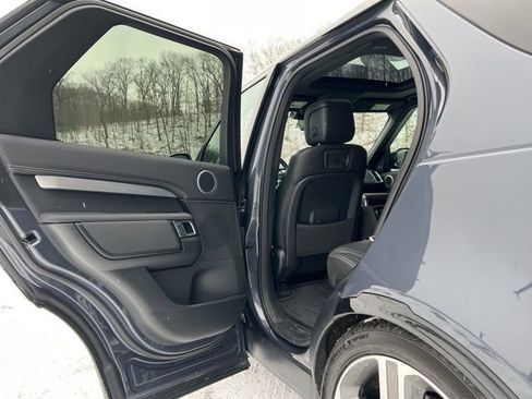 Used 2024 Land Rover Discovery Dynamic SE AWD/4WD image 22