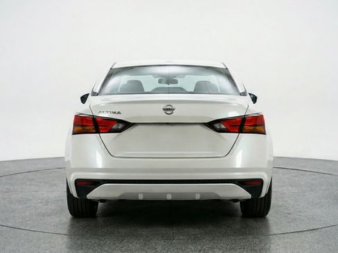 Used 2025 Nissan Altima 2.5 SV image 7