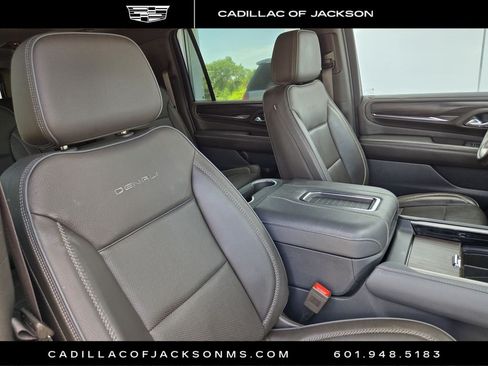 Used 2023 GMC Yukon XL Denali AWD/4WD image 24