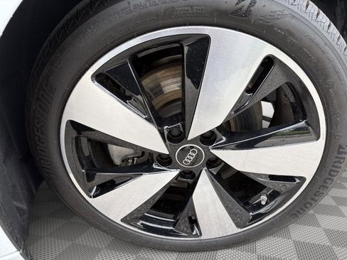 Used 2025 Audi A5 2.0T Premium Plus w/ Premium Plus AWD/4WD image 8