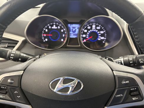 Used 2013 Hyundai Veloster w/ Style Pkg FWD image 27