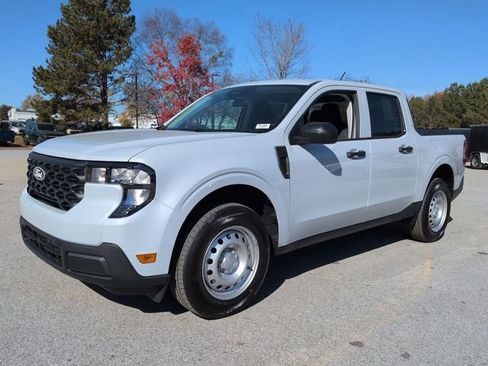 New 2025 Ford Maverick XL image 7