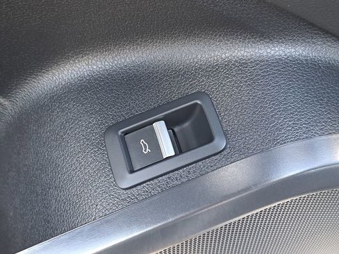 Used 2023 Audi Q5 2.0T Premium w/ Convenience Package image 31