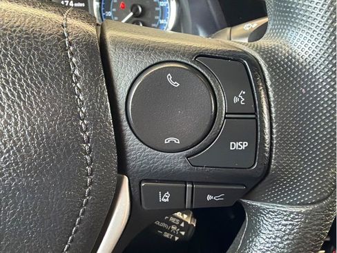 Used 2018 Toyota Corolla LE FWD image 18