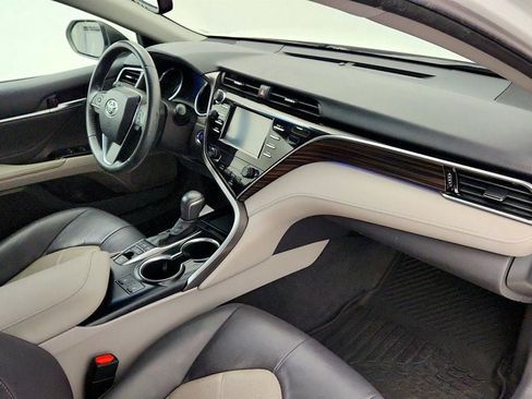 Used 2018 Toyota Camry XLE FWD image 24