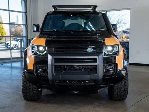 Used 2022 Land Rover Defender 110 X-Dynamic SE image 3