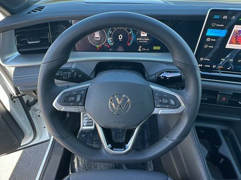 New 2026 Volkswagen Tiguan SE R-Line image 18