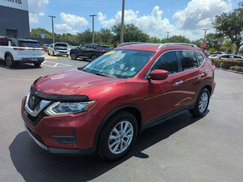 Certified 2019 Nissan Rogue SV FWD image 14
