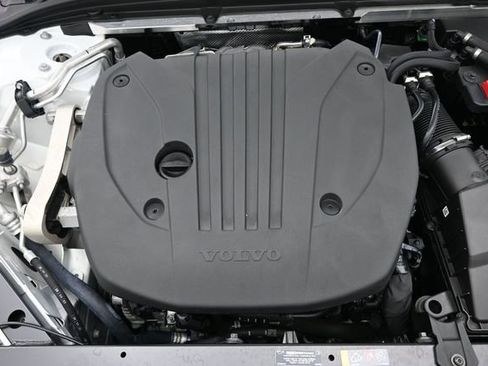 Used 2024 Volvo S60 B5 Plus w/ Climate Package FWD image 13