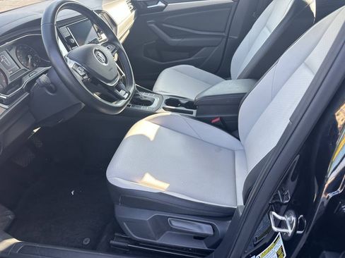 Used 2019 Volkswagen Jetta R-Line FWD image 20