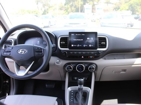 New 2026 Hyundai Venue SEL FWD image 17