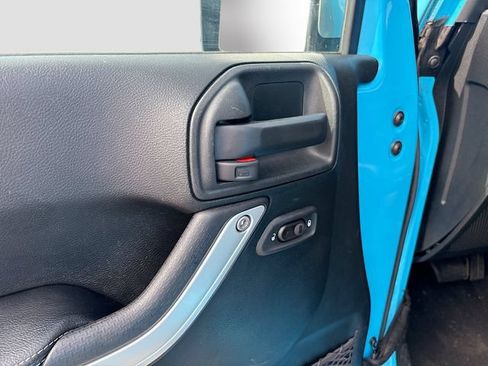 Used 2017 Jeep Wrangler Unlimited Sahara w/ Quick Order Package 24E Chief AWD/4WD image 12