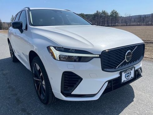 New 2026 Volvo XC60 T8 Plus w/ Protection Package Premier AWD/4WD image 4