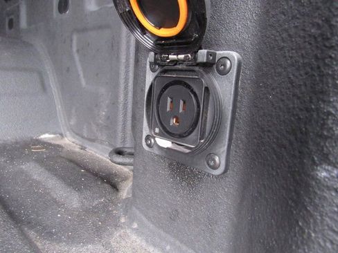 Certified 2023 GMC Sierra 1500 SLT w/ SLT Premium Plus Package image 35