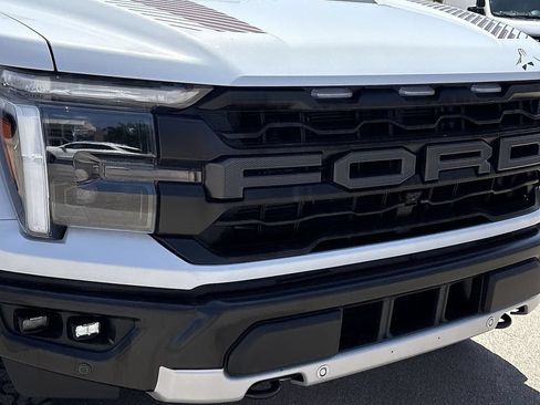 Used 2025 Ford F150 Raptor AWD/4WD image 10