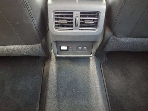 Used 2023 Nissan Rogue SL w/ SL Premium Package FWD image 13