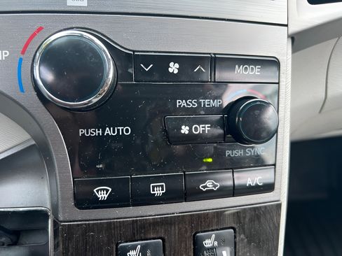Used 2013 Toyota Venza XLE w/ XLE Premium Pkg FWD image 26