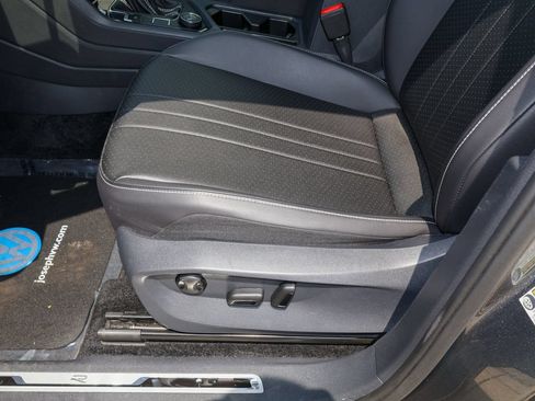 Used 2024 Volkswagen Tiguan SE R-Line AWD/4WD image 14