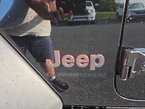 Used 2023 Jeep Gladiator Mojave w/ LED Lighting Group AWD/4WD image 23