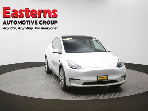 Used 2022 Tesla Model Y Long Range AWD/4WD image 49
