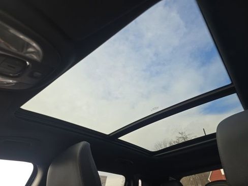 Certified 2025 Jeep Compass Limited w/ High Altitude Package image 27