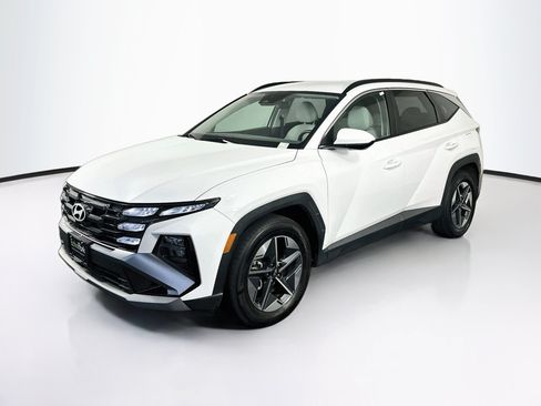 Used 2025 Hyundai Tucson SEL FWD image 3