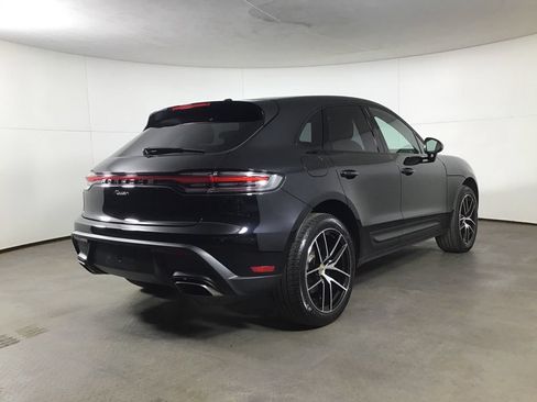Certified 2026 Porsche Macan AWD/4WD image 7