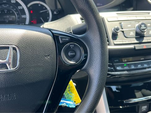 Used 2017 Honda Accord LX image 21