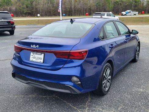 Used 2023 Kia Forte LXS image 2