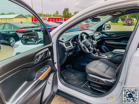 Used 2019 GMC Acadia SLE w/ Driver Alert Package I image 10