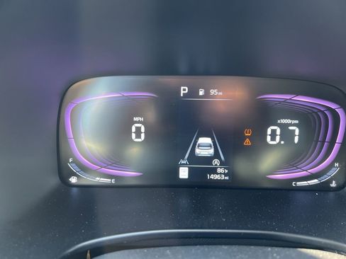Used 2025 Kia Soul LX w/ LX Technology Package FWD image 13