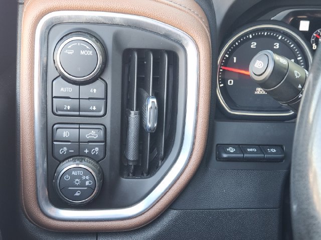 Used 2023 Chevrolet Silverado 2500 High Country w/ Technology Package AWD/4WD image 24