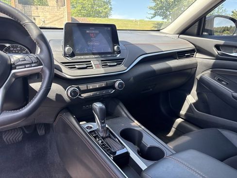 Used 2021 Nissan Altima 2.5 SR FWD image 15