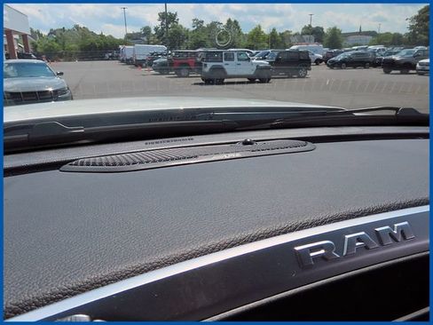 New 2026 RAM 3500 Big Horn AWD/4WD image 17