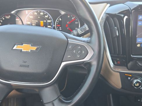 Used 2023 Chevrolet Traverse Premier AWD/4WD image 21