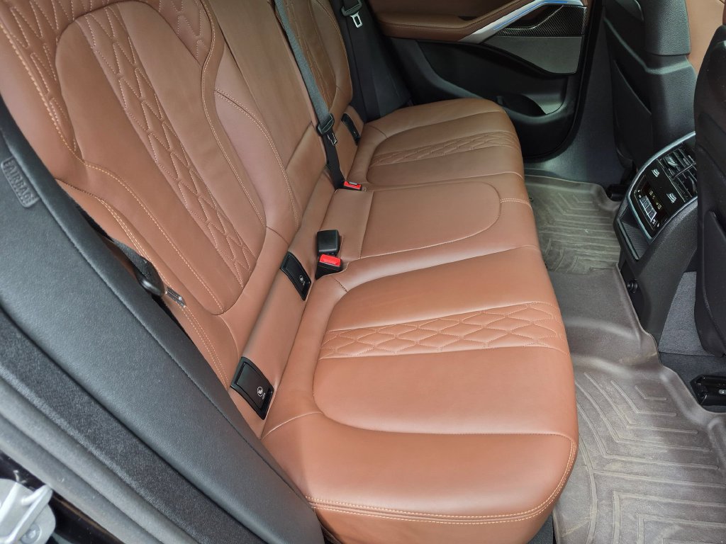 Used 2024 BMW X6 M60i w/ Dynamic Handling Package AWD/4WD image 33