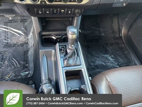 Used 2017 Toyota Tacoma Limited w/ Tow Package image 24