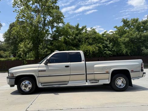 Used 1997 Dodge Ram 3500 Truck 2WD Club Cab image 21