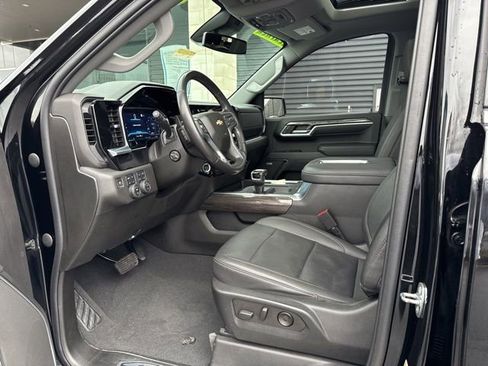 Used 2022 Chevrolet Silverado 1500 LTZ image 13