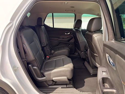 Used 2020 Chevrolet Traverse RS FWD image 33