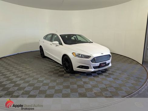 Used 2016 Ford Fusion SE w/ Equipment Group 202A AWD/4WD image 3