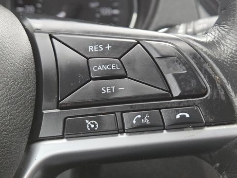 Used 2017 Nissan Rogue SL w/ SL Premium Package image 7