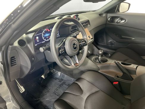 Used 2024 Nissan Z Sport w/ Floor Mat Package image 9