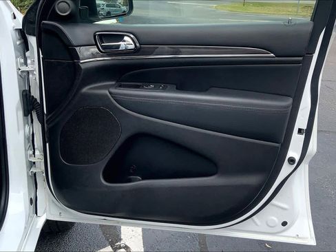 Used 2020 Jeep Grand Cherokee Overland image 25