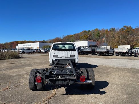 New 2024 Ford F550 4x4 Regular Cab Super Duty image 4
