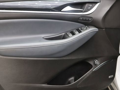 Used 2022 Buick Enclave Premium AWD/4WD image 19