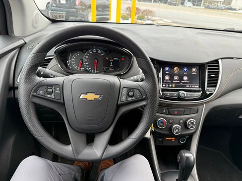 Used 2022 Chevrolet Trax LS w/ Tint and Cruise Package image 25