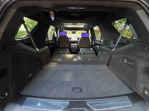 Used 2025 Cadillac Escalade Sport Platinum w/ LPO, ONYX Package AWD/4WD image 33