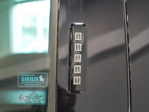 Used 2017 Ford F150 Lariat w/ Equipment Group 502A Luxury AWD/4WD image 11